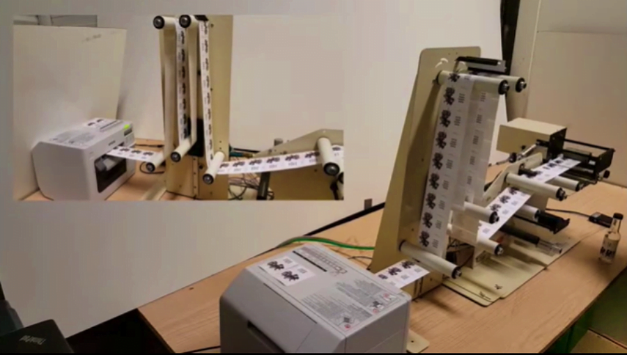 Benchtop Round Print and Apply Semi-Automatic Label Applicator