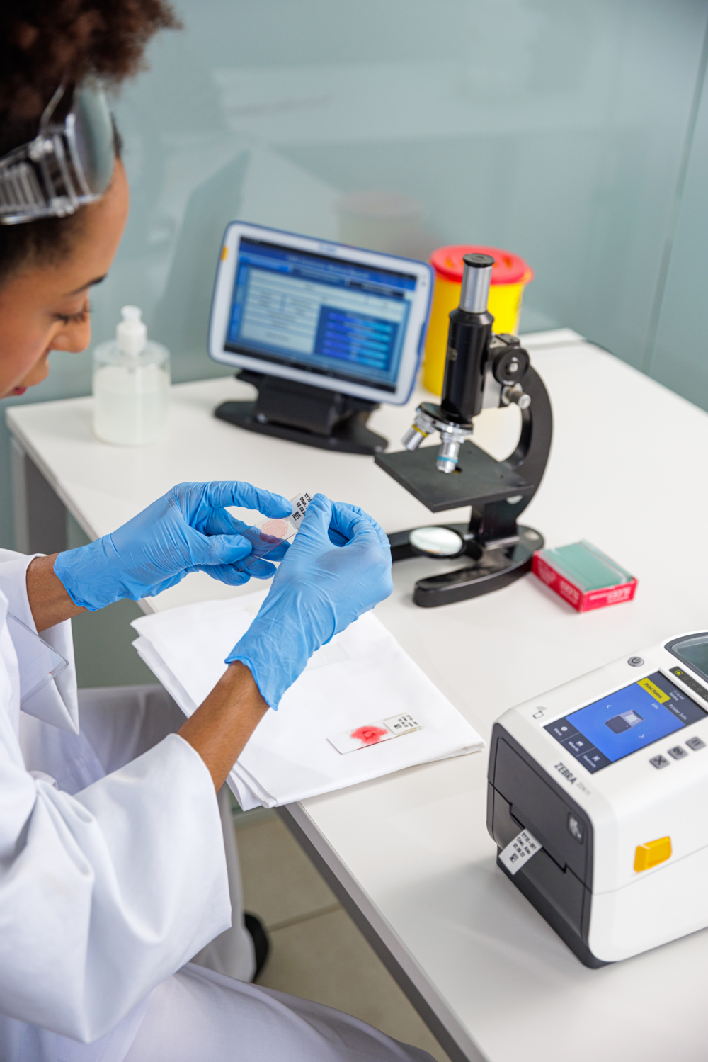 healthcare-photography-application-zd611t-hc-et40-hc-et45-hc-lab-blood-label